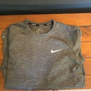 Men’s small Nike dri fit swimming long sleeve t shirt